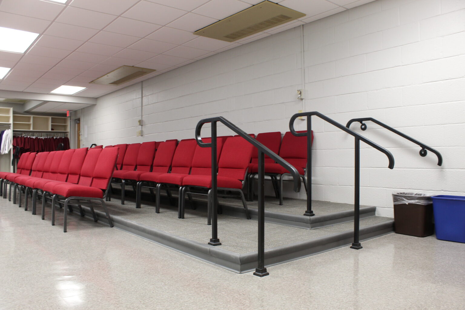 CalvaryUMCChoirstage