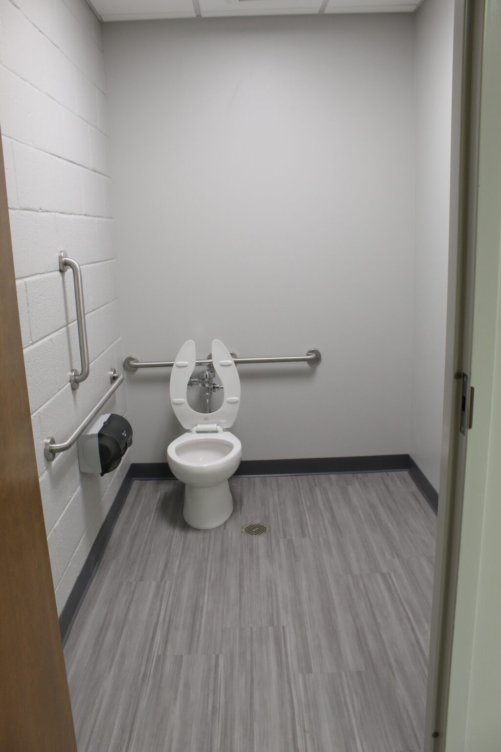 CalvaryUMCNursarybathroom