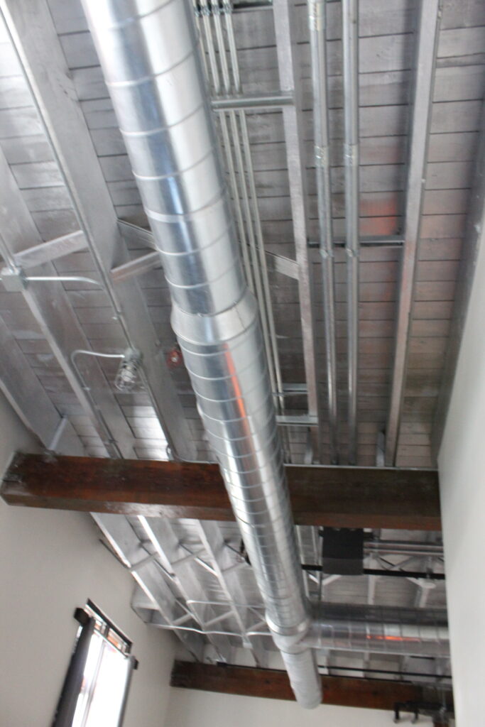 Hostelothersuitesceilingandbeams